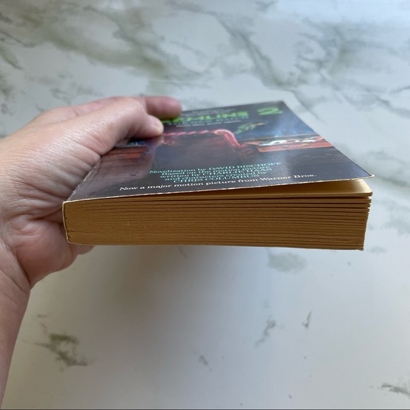 Vintage Gremlins 2 - The New Batch - Paperback Book Novel - Picture 3 of 6